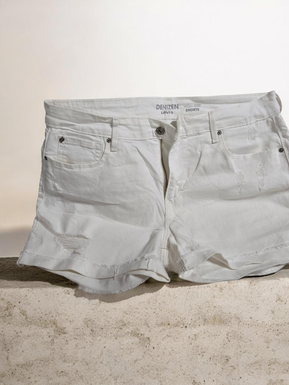 Denizen from Levi's White Women's Distressed Jean Shorts Size 14 EUC